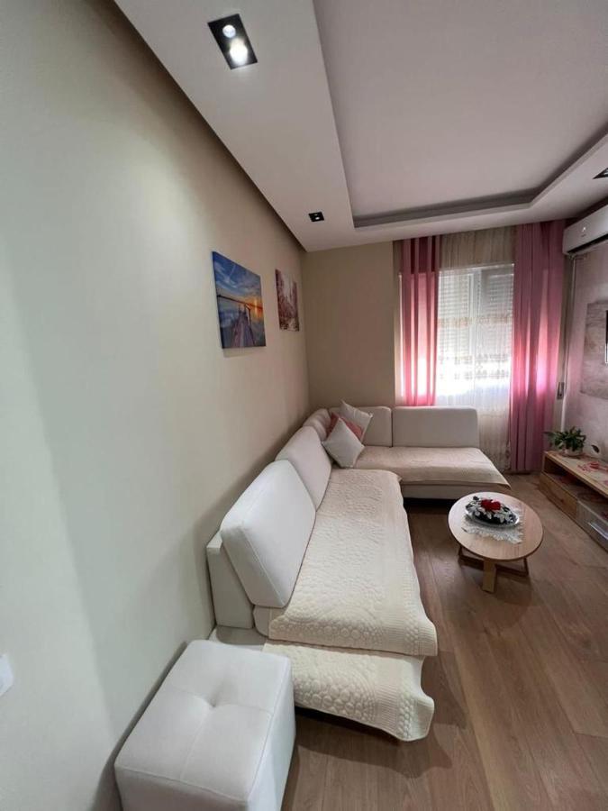 Soleil Apartment With Sunbed & Umbrella Vlorë Eksteriør bilde