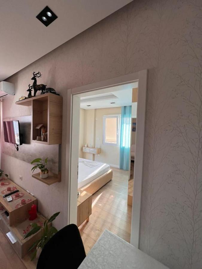 Soleil Apartment With Sunbed & Umbrella Vlorë Eksteriør bilde