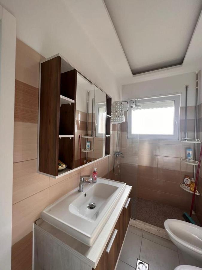 Soleil Apartment With Sunbed & Umbrella Vlorë Eksteriør bilde
