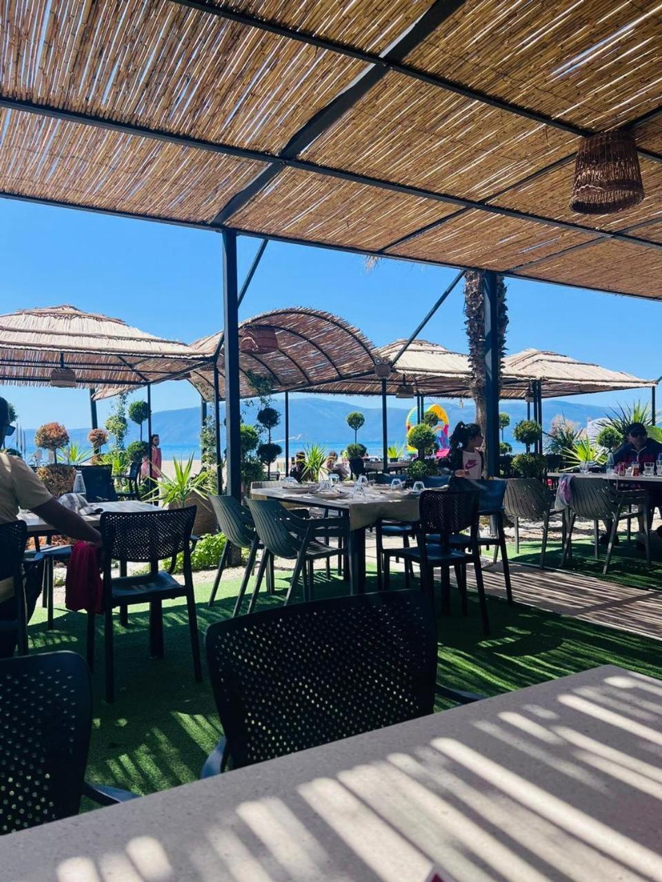 Soleil Apartment With Sunbed & Umbrella Vlorë Eksteriør bilde