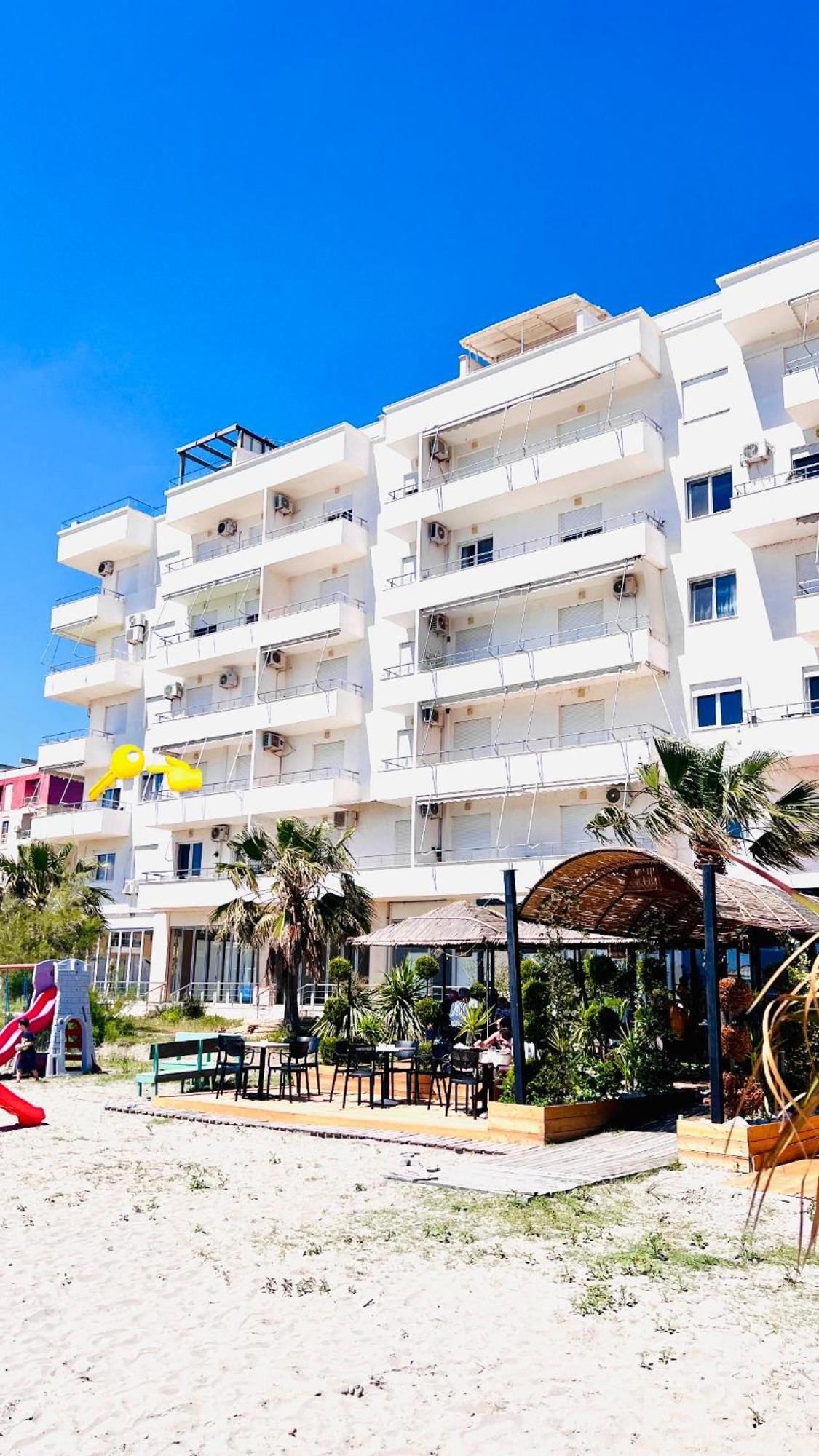 Soleil Apartment With Sunbed & Umbrella Vlorë Eksteriør bilde